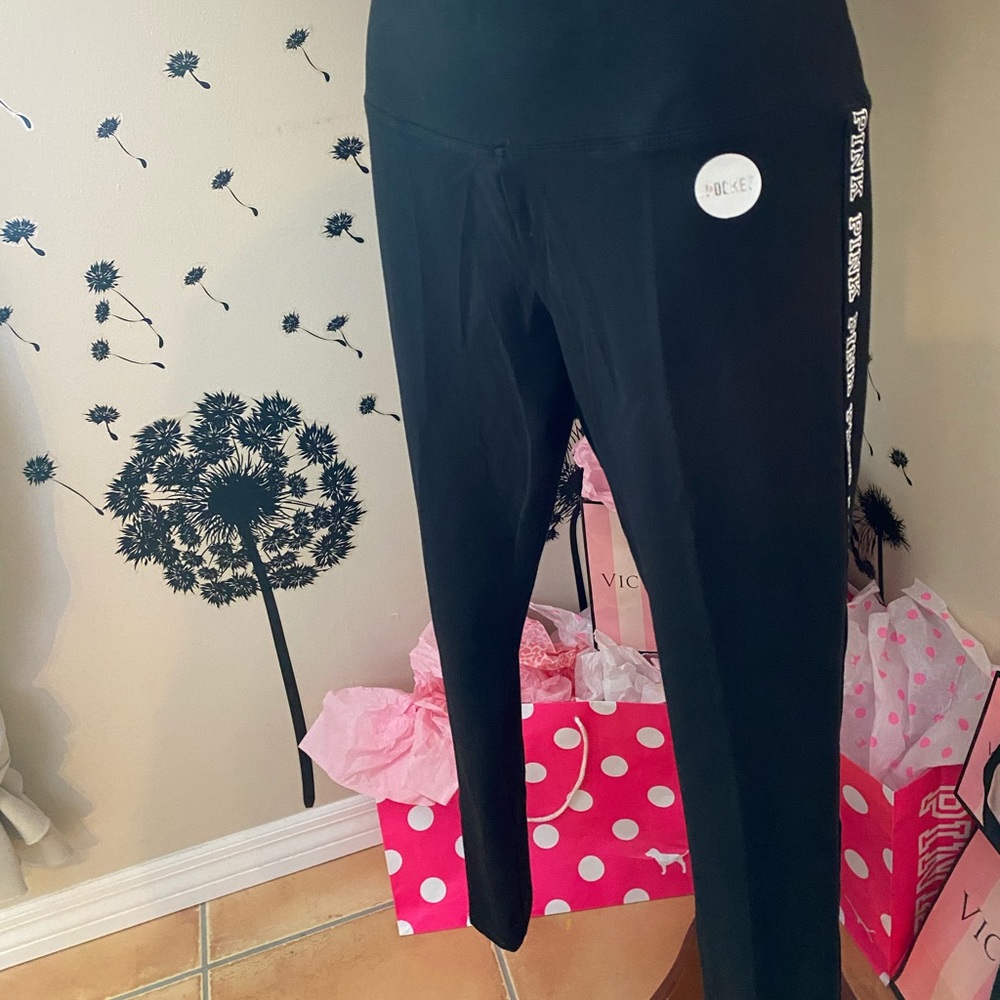 Victoria’s Secret pink yoga leggings black